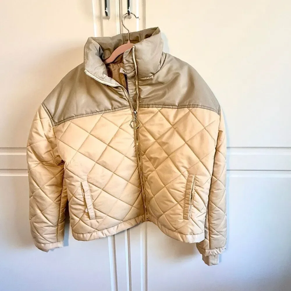 NWT WeWoreWhat Color Blocked Quilted Puffer Jacket in a muted sage/beige colorwa